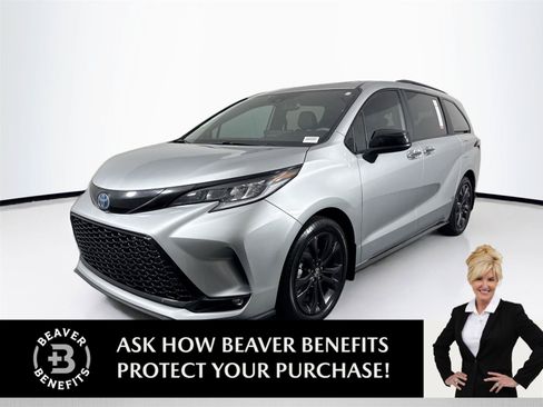 Certified 2025 Toyota Sienna XSE w/ XSE Plus Package FWD image 1