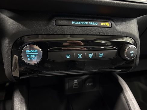 New 2025 Ford Escape SE w/ Class II Trailer Tow Package FWD image 31