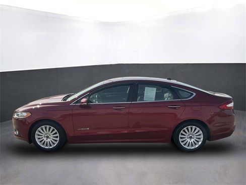Used 2016 Ford Fusion SE w/ Equipment Group 502A image 2