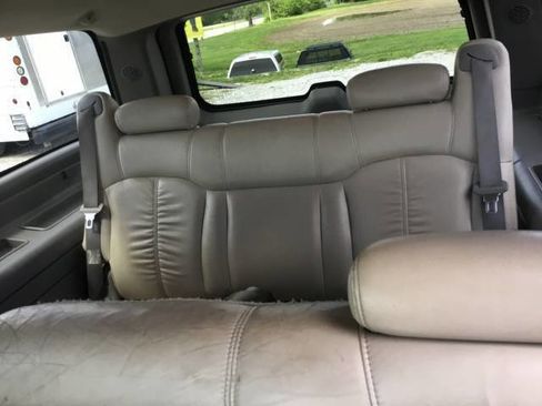 Used 2002 Chevrolet Suburban LT AWD/4WD image 11