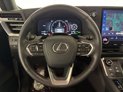 Used 2024 Lexus GX 550 w/ Accessory Package (2T) AWD/4WD image 11
