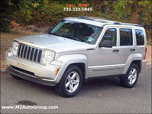 Used 2008 Jeep Liberty Limited w/ Premium Group AWD/4WD image 29