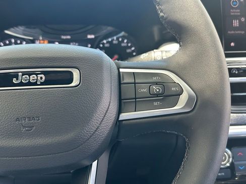 New 2025 Jeep Compass Latitude image 42