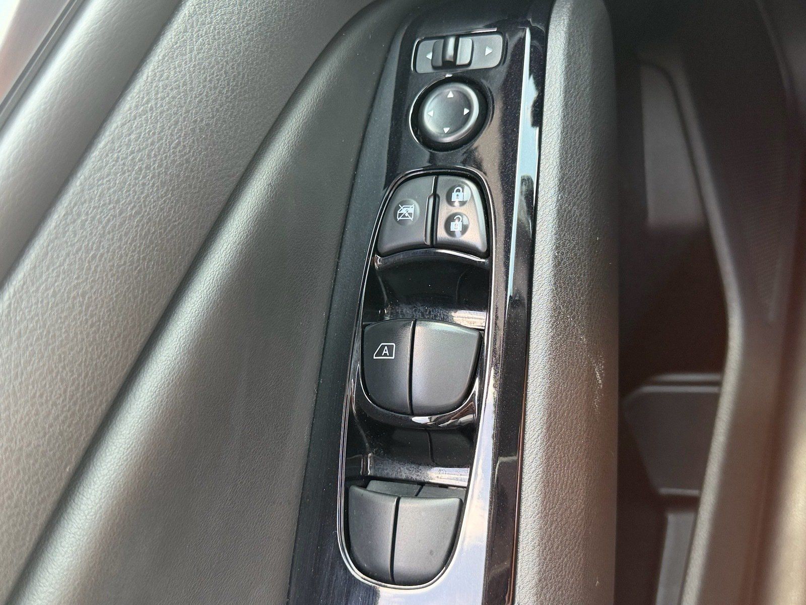 Certified 2023 Nissan Altima 2.5 SV FWD image 32