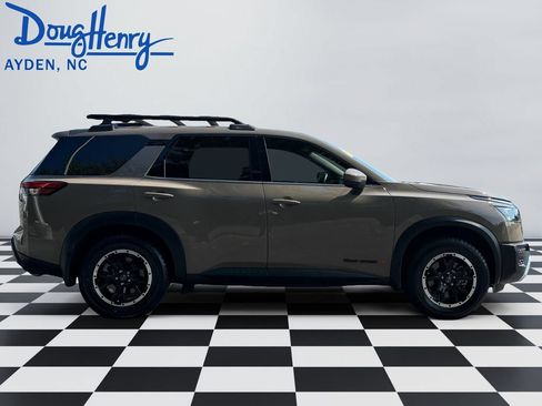 Used 2024 Nissan Pathfinder Rock Creek AWD/4WD image 6