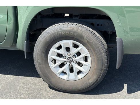 Used 2024 Nissan Frontier SV w/ Technology Package AWD/4WD image 4