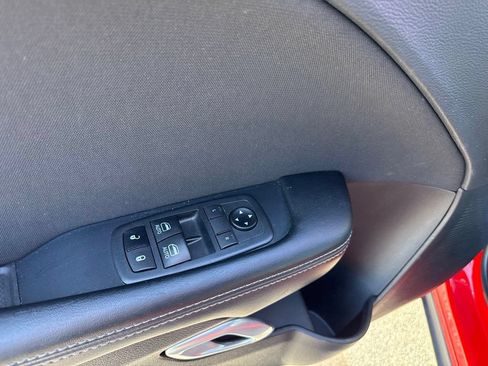 Used 2021 Dodge Challenger SXT RWD image 8