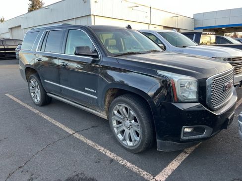 Used 2016 GMC Yukon Denali image 5