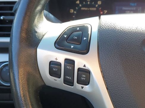 Used 2014 Ford Explorer XLT AWD/4WD image 18