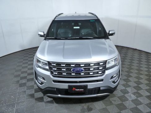 Used 2017 Ford Explorer Limited w/ Equipment Group 301A AWD/4WD image 3