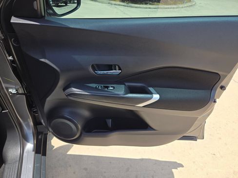 Used 2024 Nissan Kicks SV w/ Interior Electronics Package FWD image 28