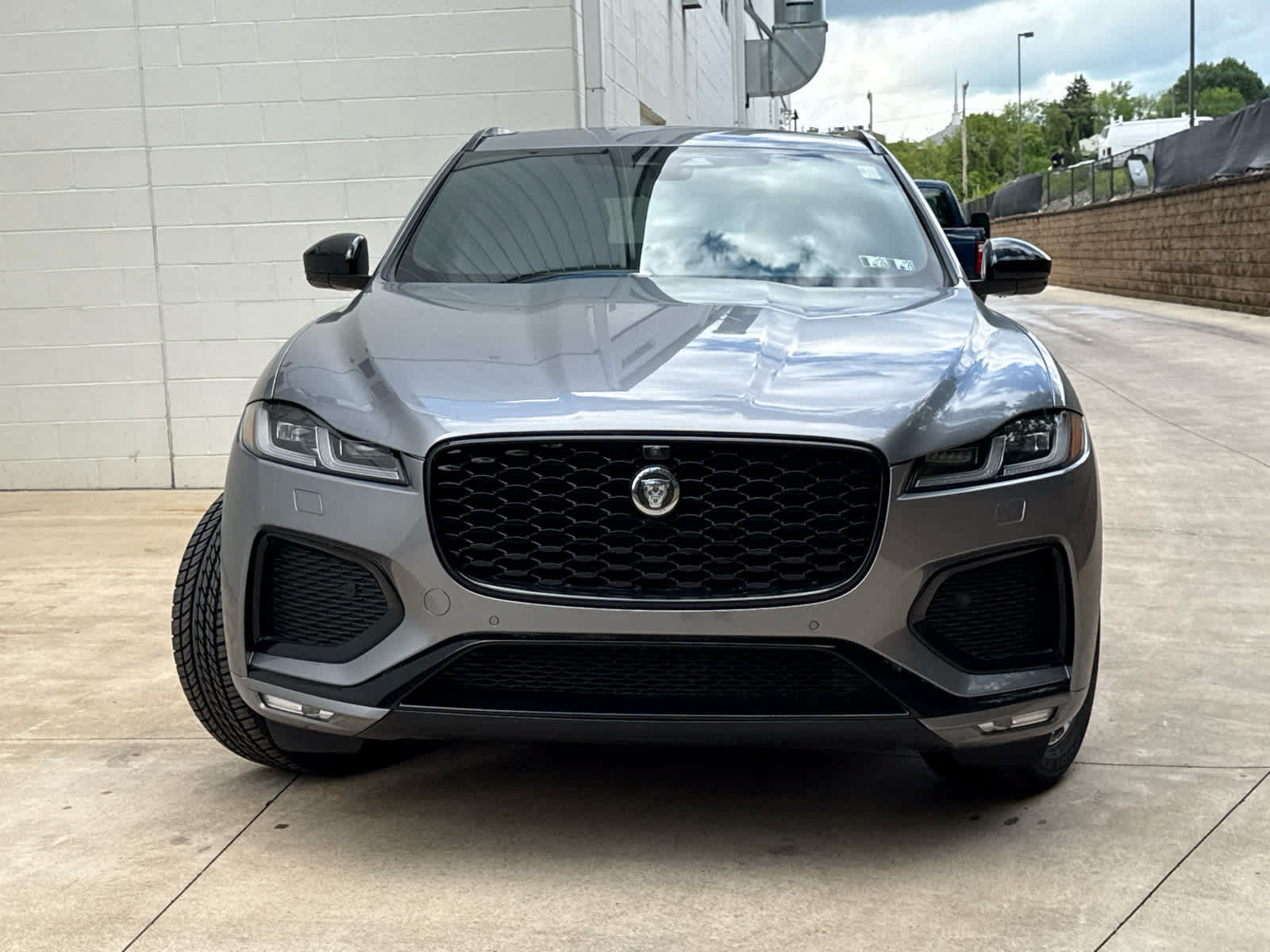 Used 2026 Jaguar F-PACE R-Dynamic S AWD/4WD image 2