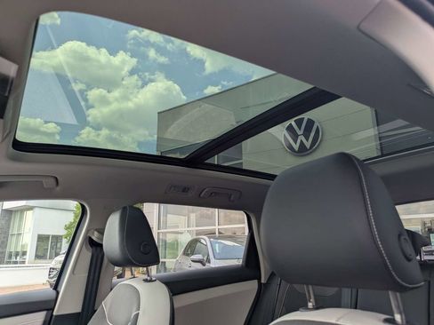 New 2026 Volkswagen Taos SE FWD image 22