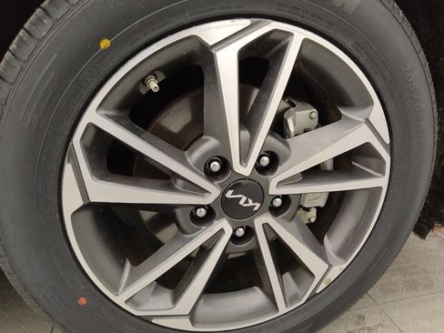 Used 2023 Kia Forte LXS FWD image 31
