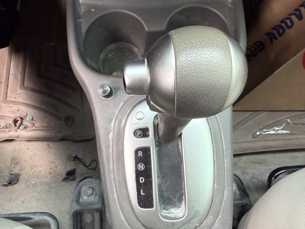 Used 2015 Nissan Versa SV FWD image 16