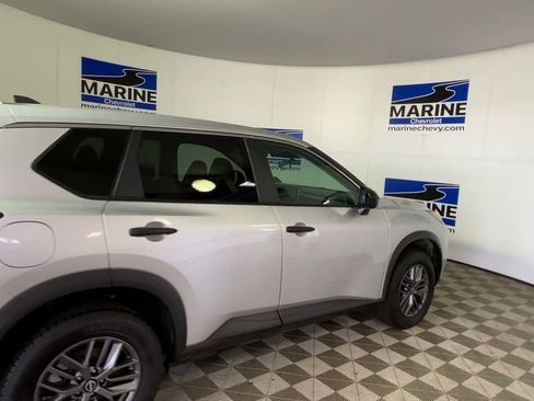 Used 2024 Nissan Rogue S FWD image 2