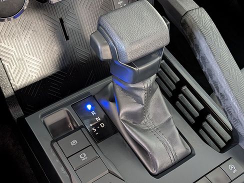 Certified 2025 Toyota Tacoma SR5 image 23