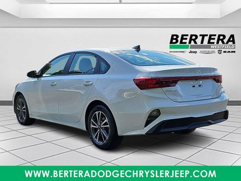 Used 2024 Kia Forte LXS FWD image 4