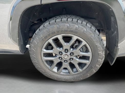 Used 2025 Toyota Sequoia Platinum AWD/4WD image 34