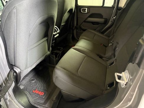 Used 2020 Jeep Gladiator Overland image 14