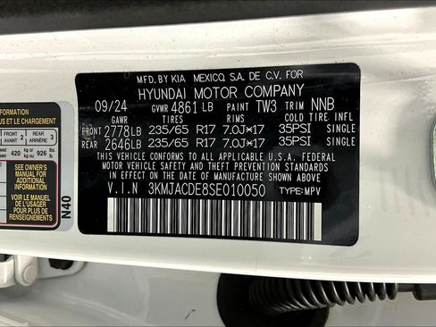 Used 2025 Hyundai Tucson SE image 40