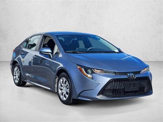 Used 2020 Toyota Corolla LE video 3