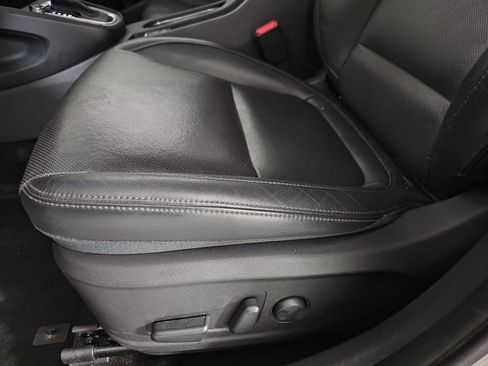 Used 2022 Hyundai Kona Limited AWD/4WD image 24