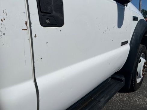 Used 2006 Ford F450 2WD Regular Cab Super Duty image 22