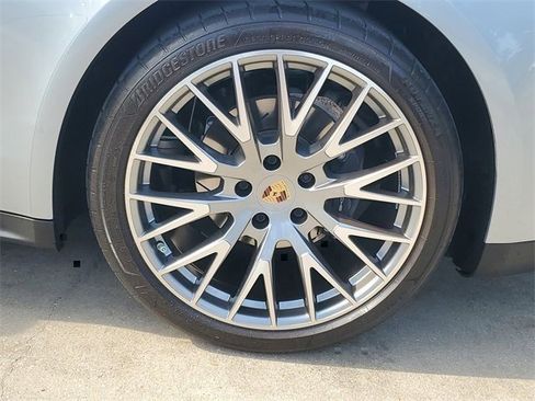 Certified 2024 Porsche Panamera image 12