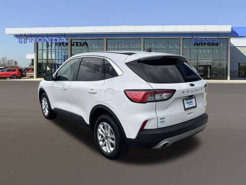 Used 2022 Ford Escape SE w/ Cold Weather Package AWD/4WD image 4
