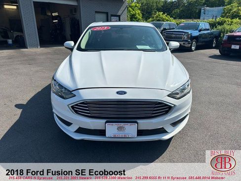 Used 2018 Ford Fusion SE w/ Fusion SE Technology Package FWD image 8