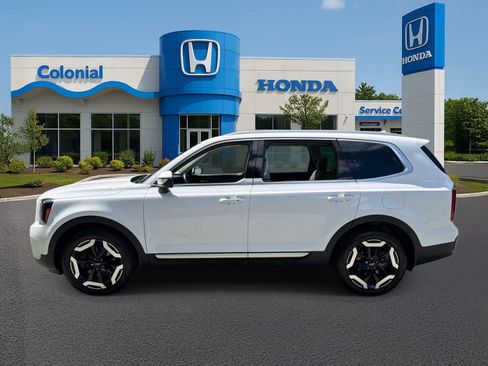 Used 2023 Kia Telluride S w/ S Sunroof Package AWD/4WD image 3