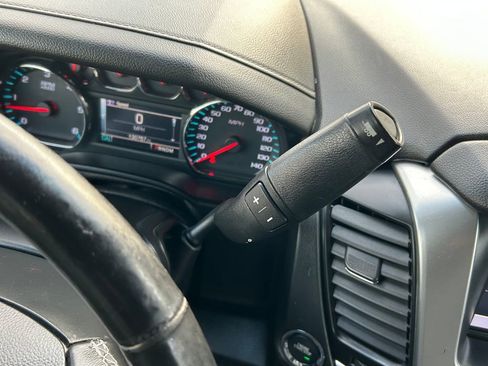 Used 2015 Chevrolet Suburban LT w/ Luxury Package image 26