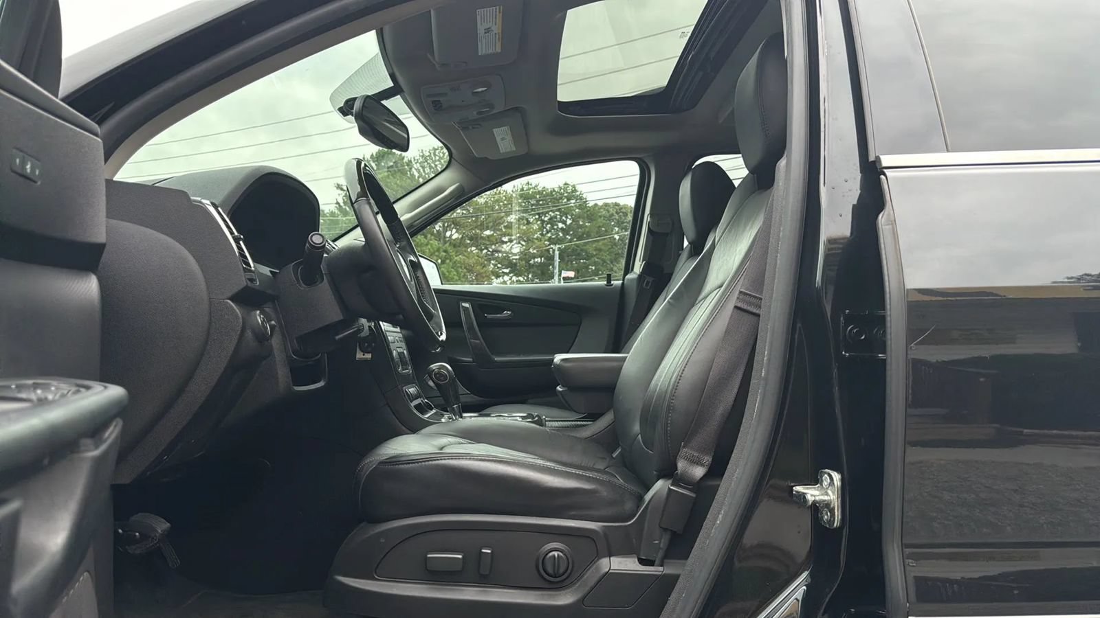 Used 2011 GMC Acadia Denali FWD image 10