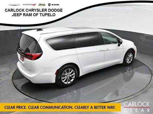 Used 2026 Chrysler Pacifica Limited FWD image 51