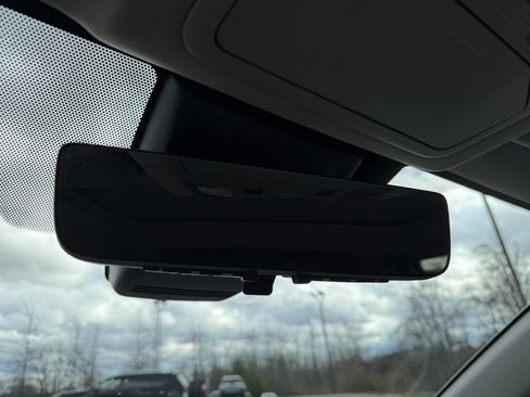 Used 2023 Toyota RAV4 Limited image 24