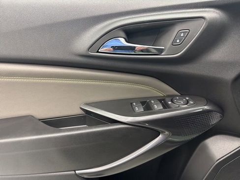 New 2026 Chevrolet Trax ACTIV w/ Sunroof Package image 9