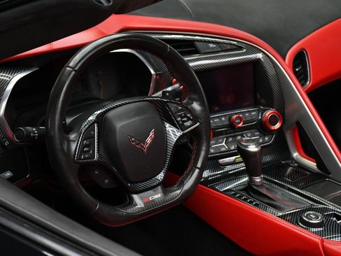 Used 2016 Chevrolet Corvette Z06 w/ 3LZ Preferred Equipment Group RWD image 9