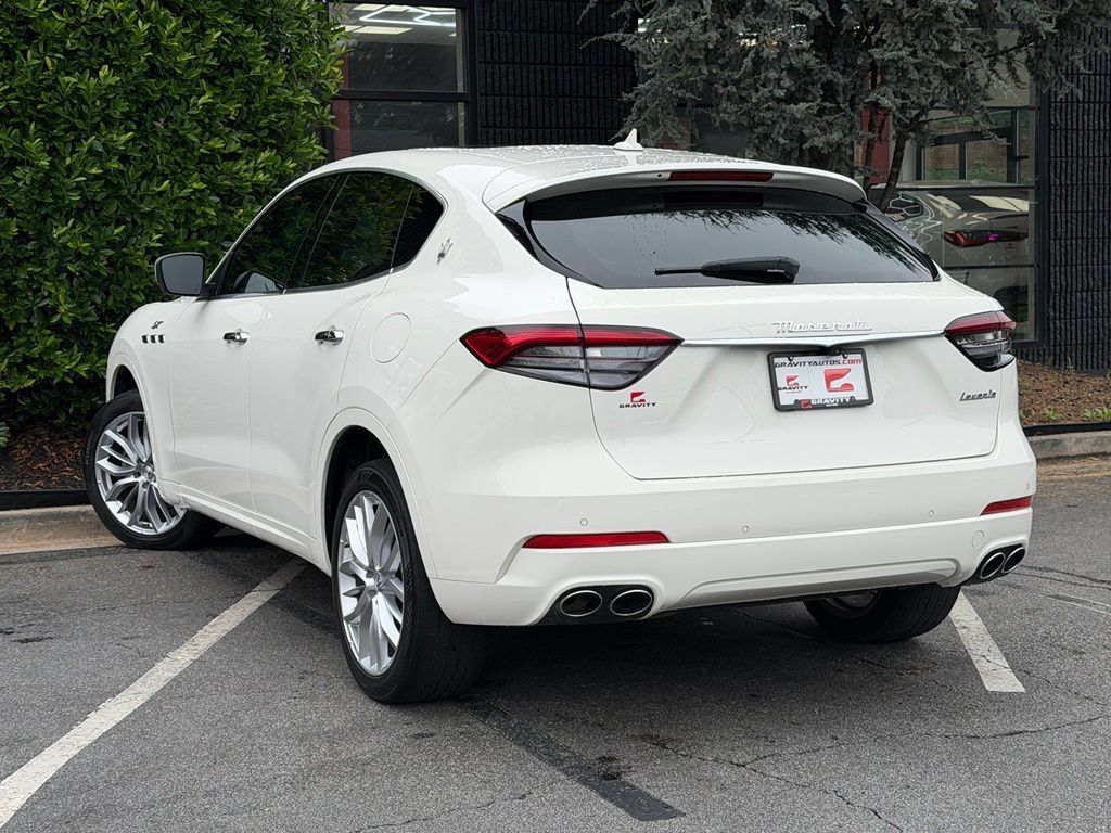 Used 2022 Maserati Levante GT AWD/4WD image 19