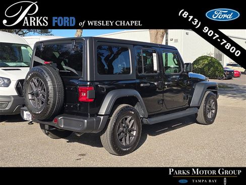 Used 2024 Jeep Wrangler Sport S image 5