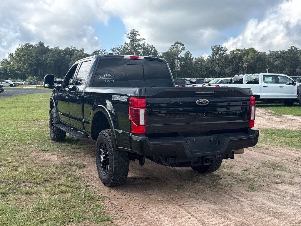Used 2022 Ford F350 Lariat w/ Tremor Off-Road Package AWD/4WD image 4