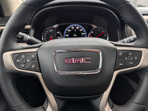 Used 2023 GMC Acadia Denali w/ Black Diamond Edition image 27
