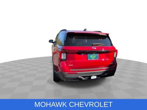 Used 2025 Ford Explorer ST-Line w/ ST-Line Street Pack AWD/4WD image 8