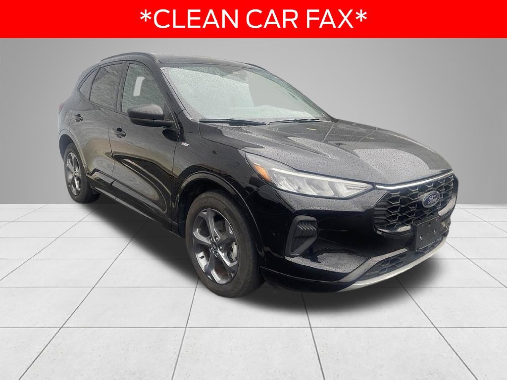 Used 2023 Ford Escape ST-Line w/ Tech Pack #1 AWD/4WD image 3