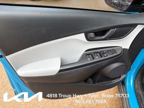 Used 2023 Hyundai Kona SE FWD image 14