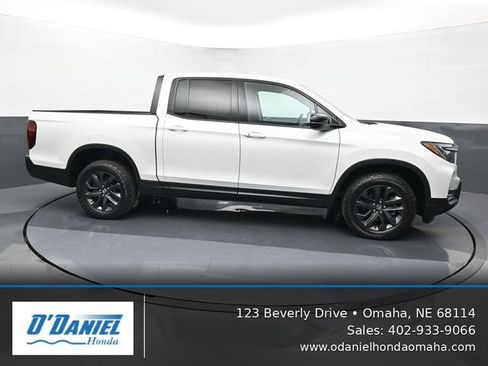 Used 2023 Honda Ridgeline Sport image 7