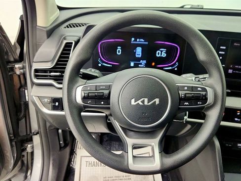 Used 2024 Kia Sportage LX FWD image 12