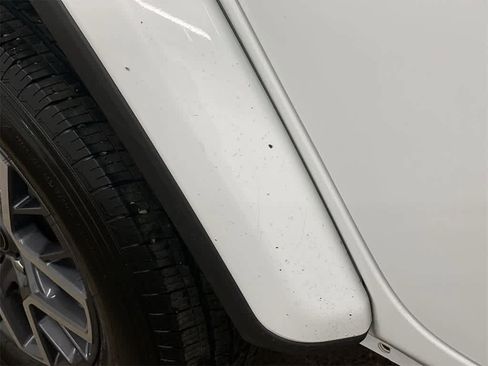 Used 2025 Jeep Wrangler Sahara image 31