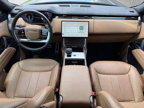 Certified 2025 Land Rover Range Rover Long Wheelbase SE AWD/4WD image 17
