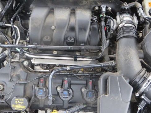 Used 2013 Ford Taurus SE image 12